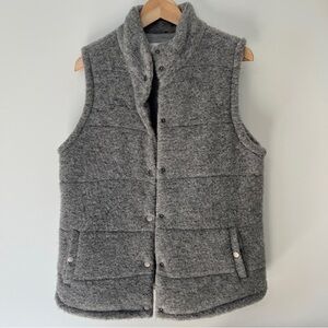 BB Dakota Heather Gray Wool Blend Vest